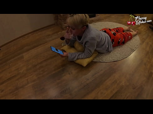 ❤️ Blonde folle suçant une énorme bite et rebondissant dessus - Sexe anal ❤️❌ Porno at fr.serviporno.ru ❌️