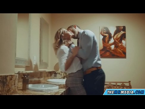 ❤️ Quand une blonde plantureuse vous séduit dans des toilettes publiques. ❤️❌ Porno at fr.serviporno.ru ❌️